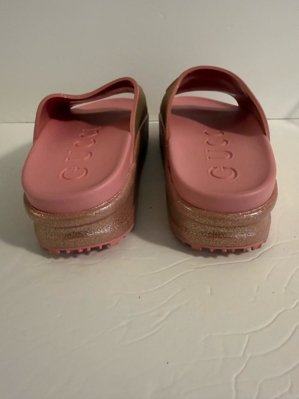 EUC ⭐️ Interlocking GG Rubber Platform Slide Sandals -Pink (38) 7 - Picture 4 of 9